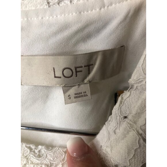 LOFT- WOMENS WHITE LACE LINED CREW NECKBACK BUTTON CLOSURE BLOUSE TOP SIZE SMALL - Picture 3 of 6